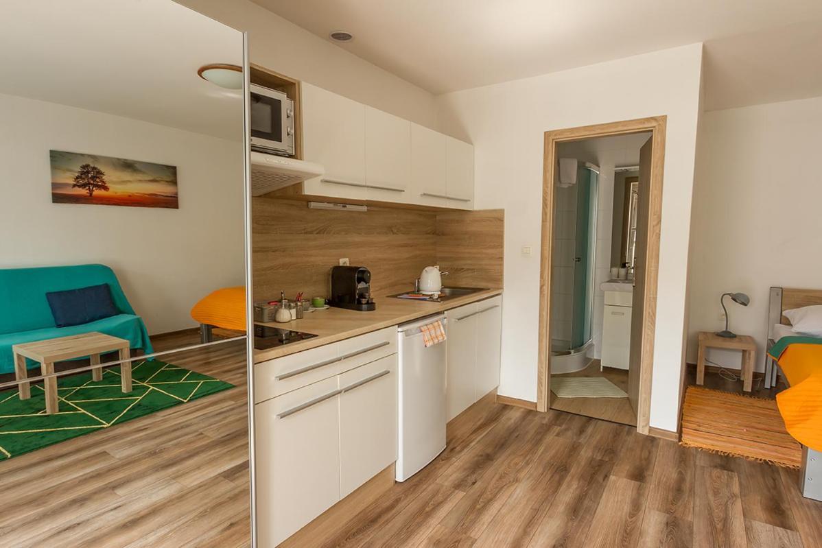Apartmany Tereza & Free Parking Bratislava Bagian luar foto